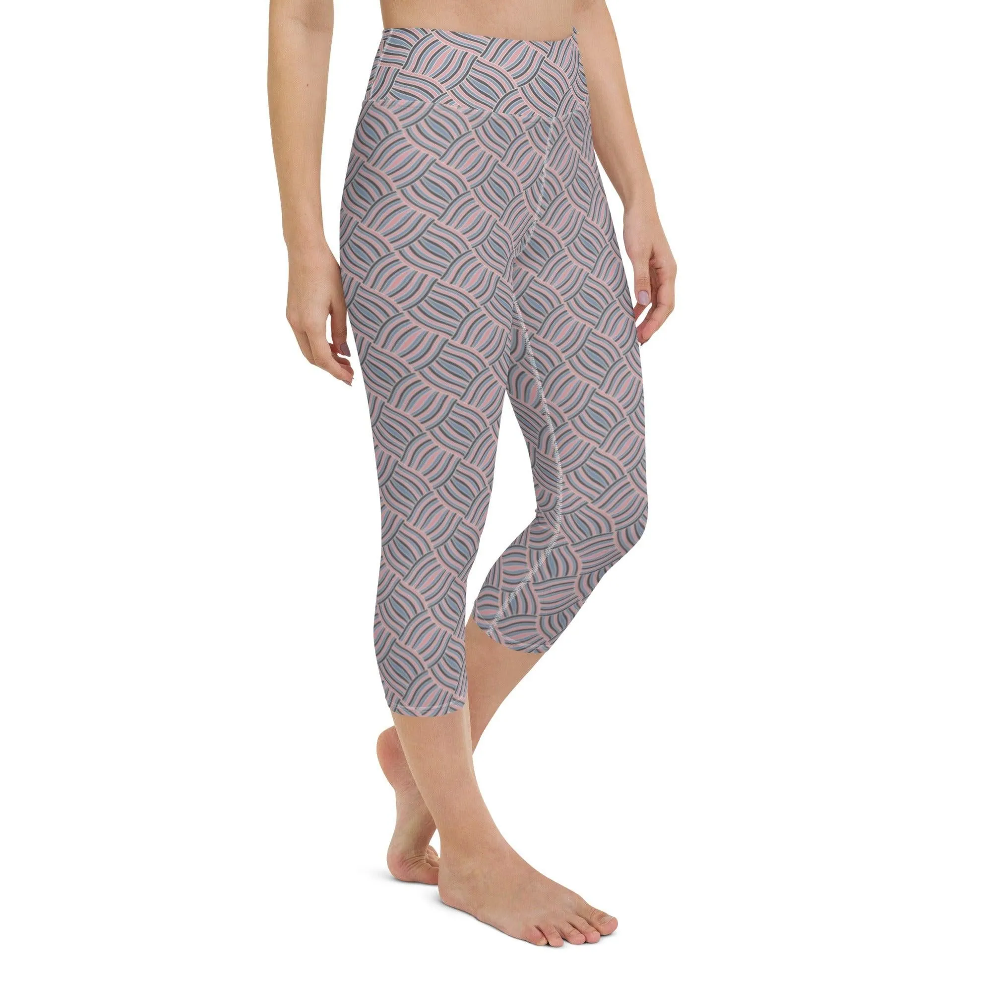 Intertwined Women's Capri Yoga Pants