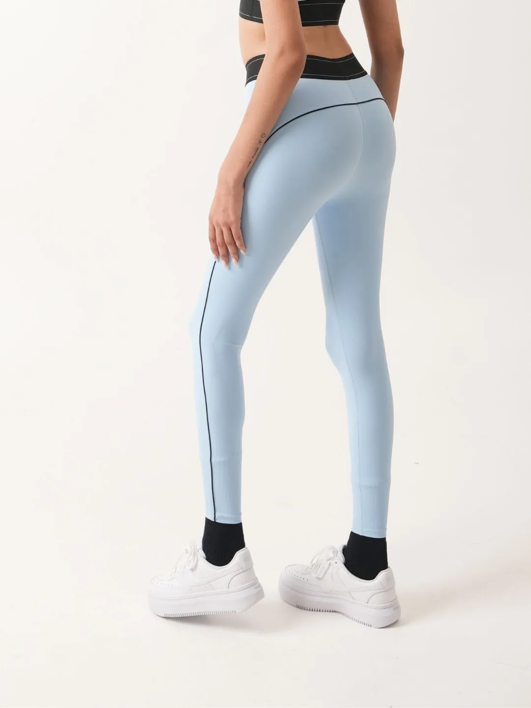 Stellar Leggings in Whispy Blue