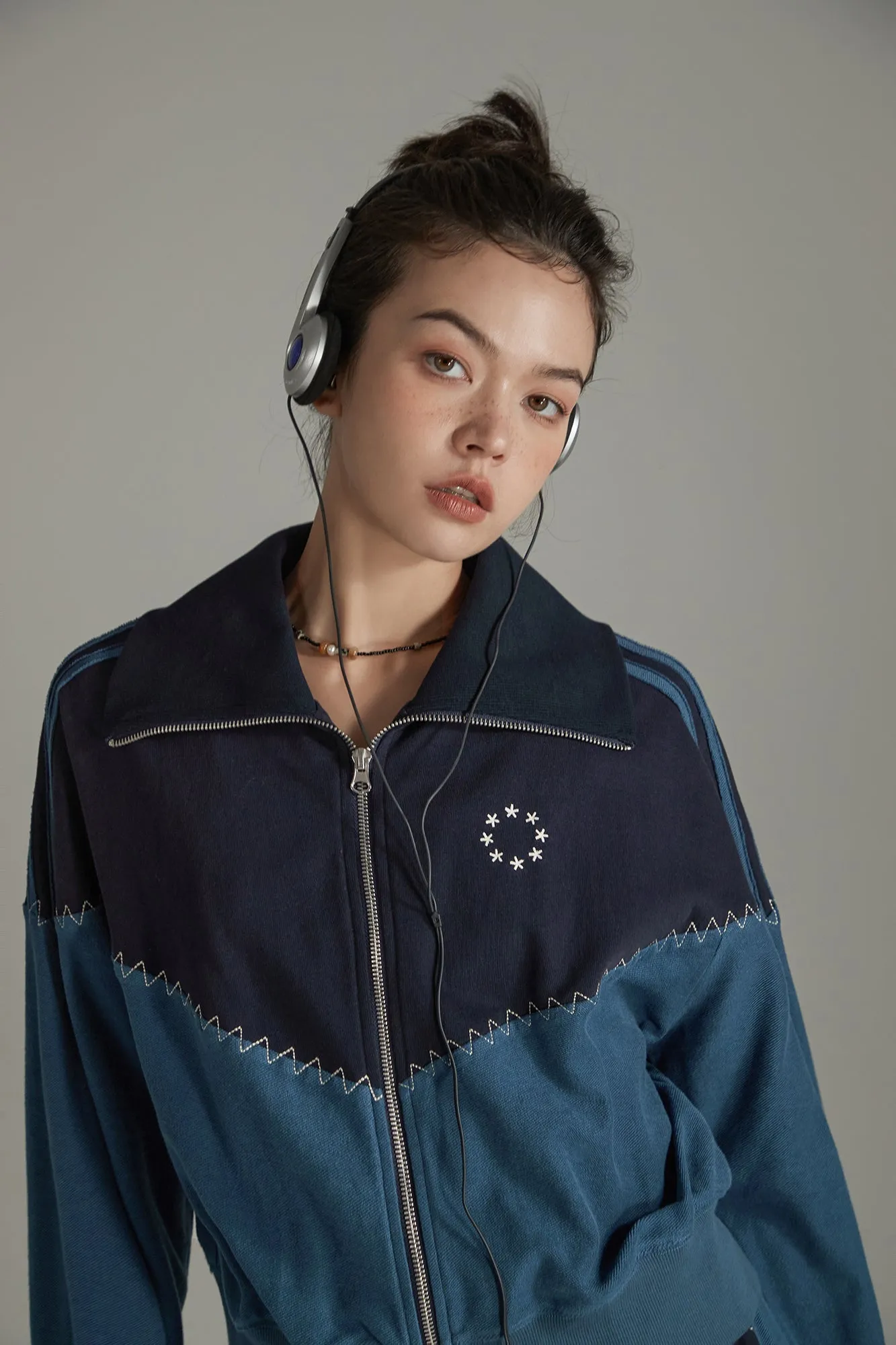 Stitch Color High Neck Zip-Up Jacket