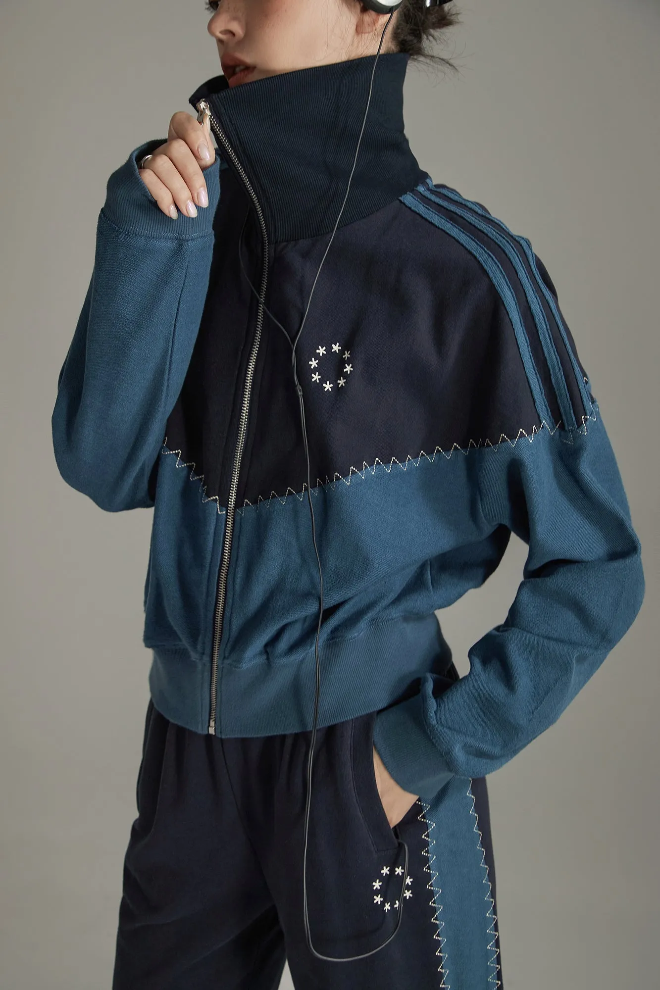 Stitch Color High Neck Zip-Up Jacket